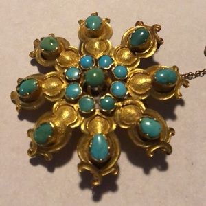 Tested 10kt yellow gold turquoise brooch